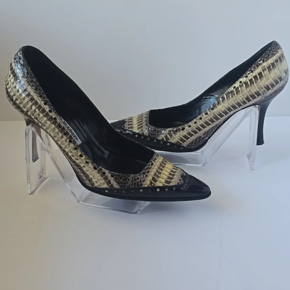 Manolo Blahnik Black Snakeskin Patent Leather Heels Pumps - Picture 4 of 16